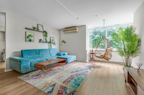 Riverside Retreat In Putney